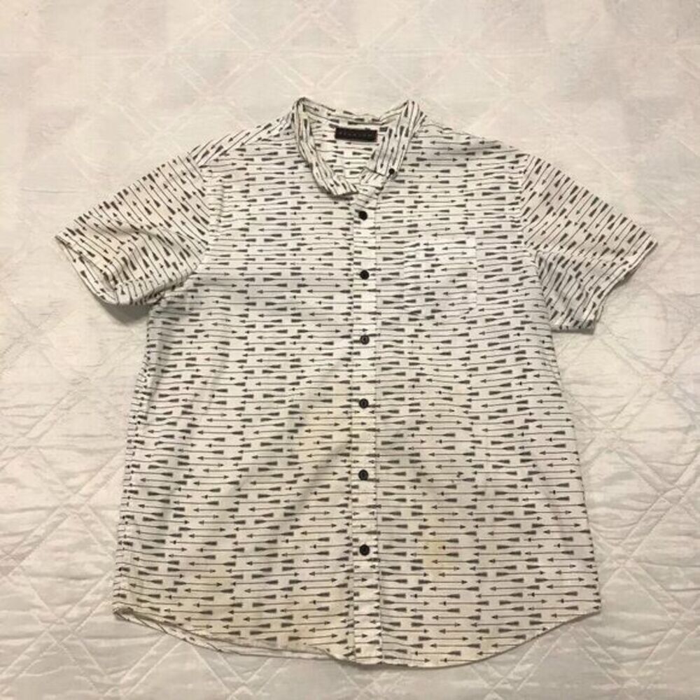 Fission white with arrows casual button front short sleeve shirt‎ XL